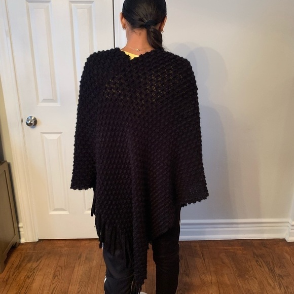 Max Studio black pancho - Picture 3 of 7